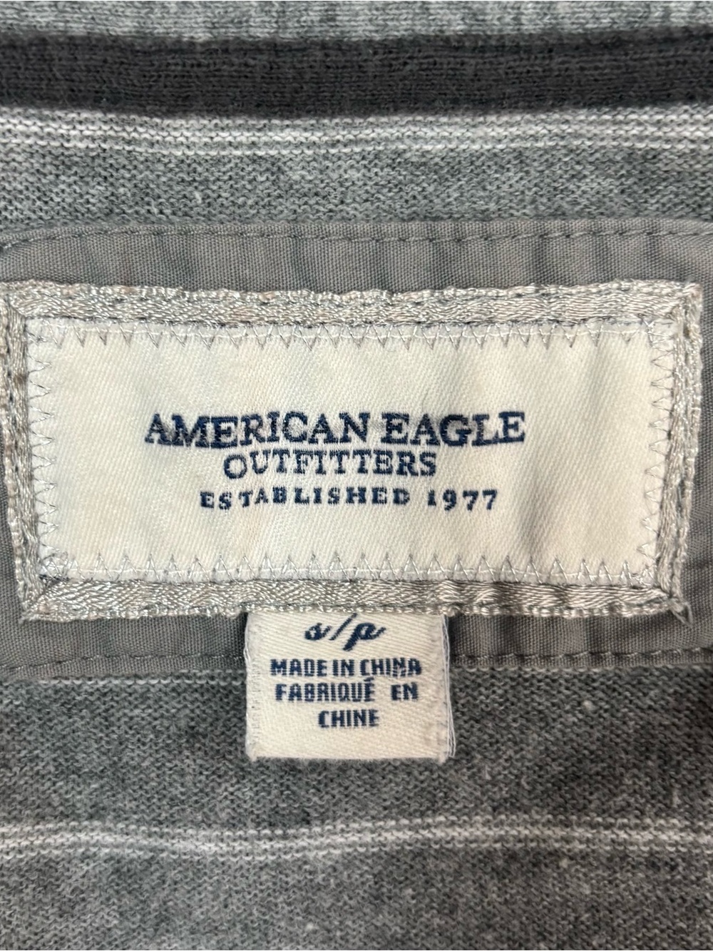 American Eagle Long Sleeve V-Neck
Striped Knit Sweater Gray White Small Y2K - Picture 4 of 6